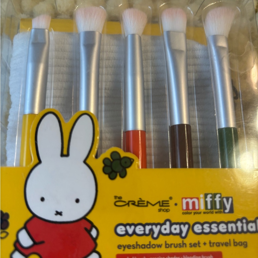 The Crème Shop Miffy Eyeshadow Brush Set
